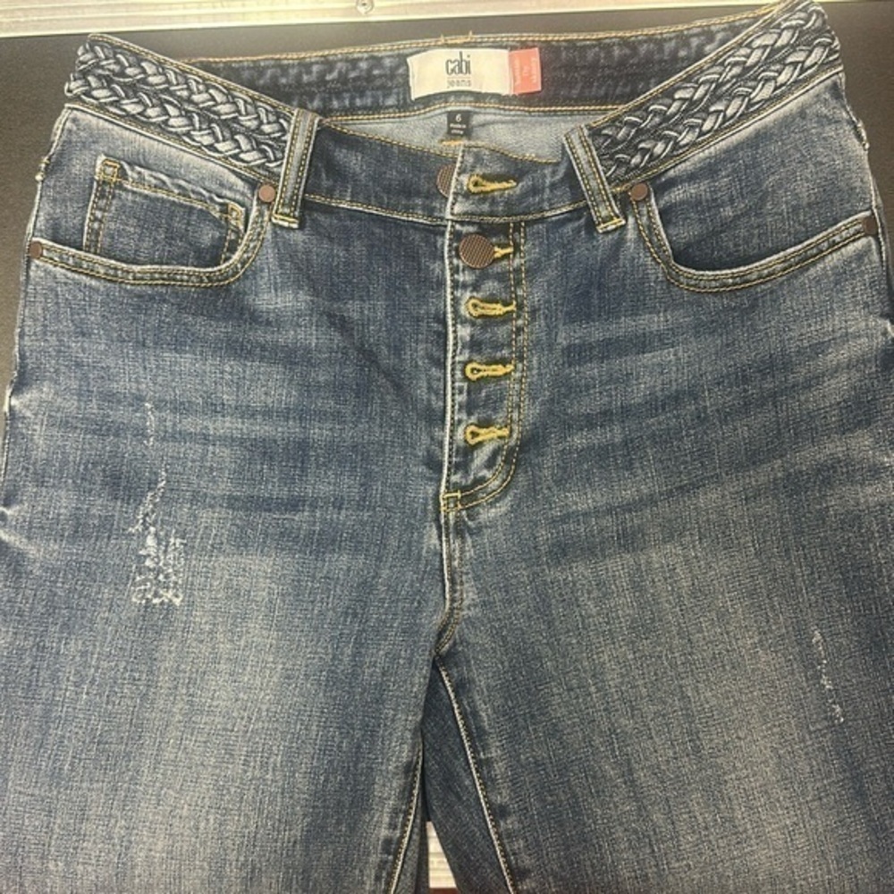 536. Cabi women’s blue button fly skinny jeans size 6